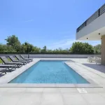 Villa Issa By Kompas *