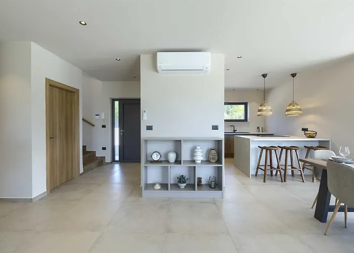 Issa By Kompas Villa Orbanici